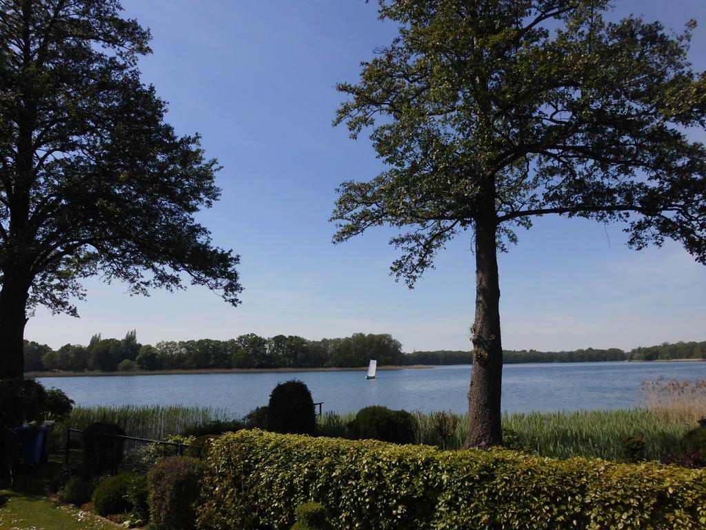 Bungalow Idylle Am See Neuruppin Exterior foto